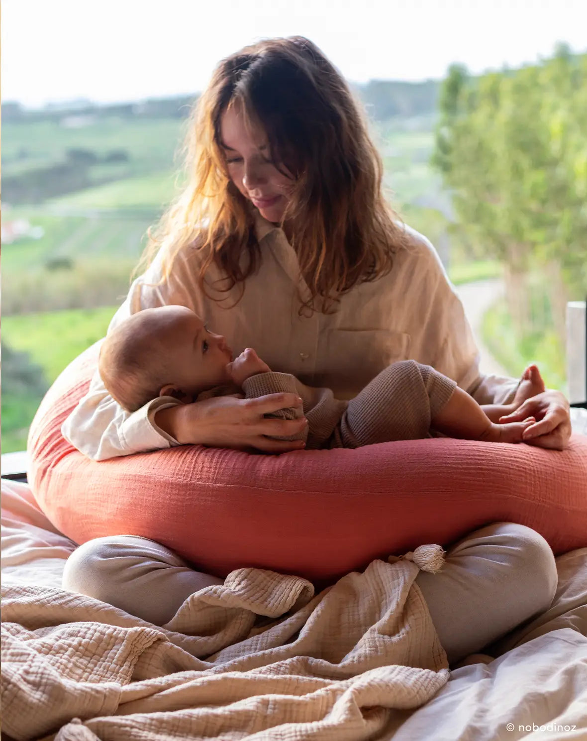 Wabi-Sabi Maternity Pillow | Rosewood - Nobodinoz 