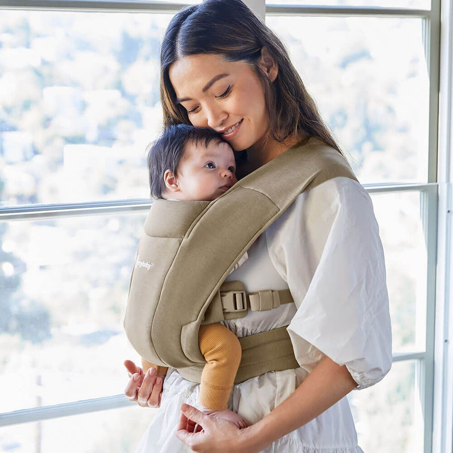 Porte-bébé Embrace Soft Olive Ergobaby