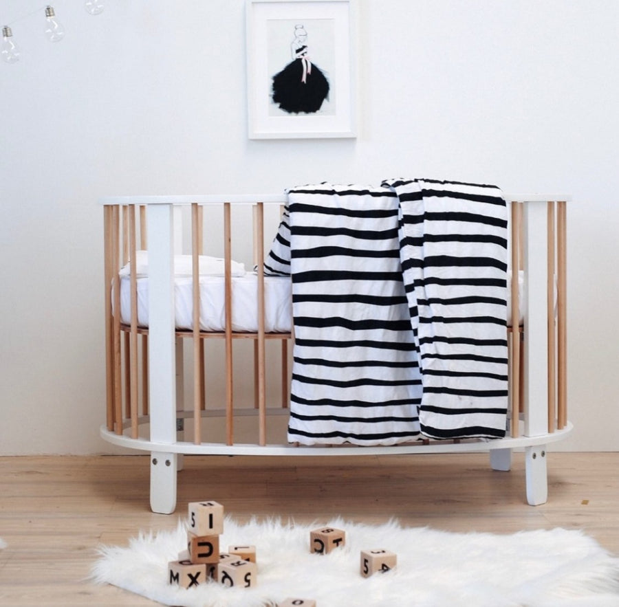 Lit bébé oeuf (matelas inclus) 60 x 120cm Blanc/Naturel – Comptoir des Kids