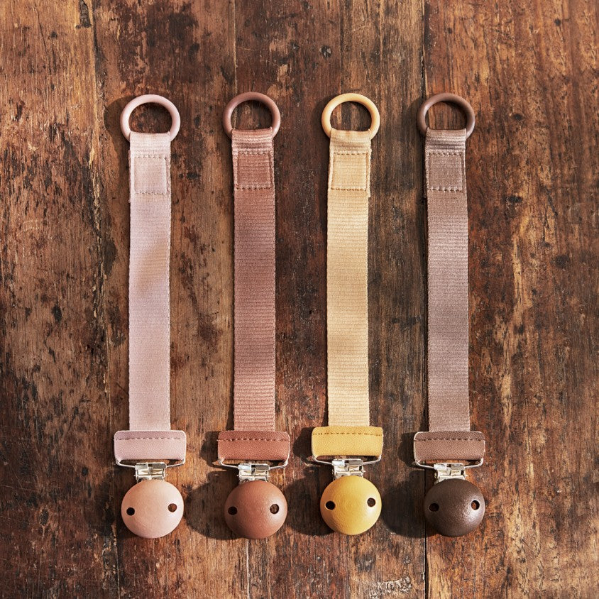 Burned Clay wooden pacifier clip - Elodie details 