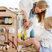 Maison Montessori Busyboard - Monti Family